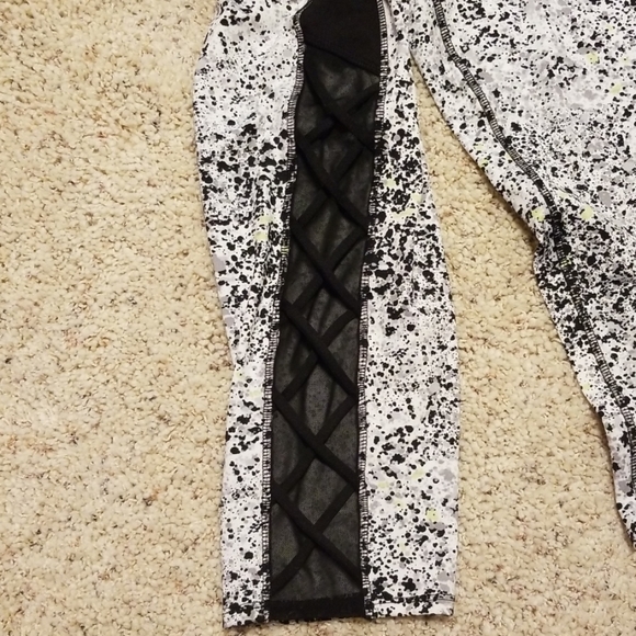 Xersion Mid-Rise Performance Capris NWT - Picture 3 of 8